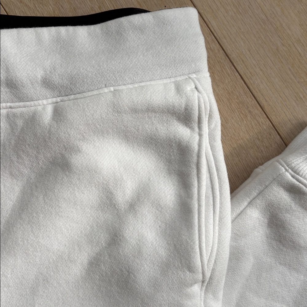 Hollister White Sweatpants with Multicolor Logo - Picture 3 of 8
